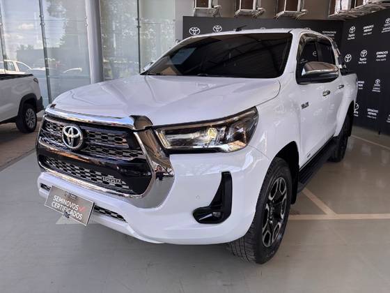 TOYOTA HILUX 2.8 D-4D TURBO DIESEL CD SRV 4X4 AUTOMÁTICO TOYOTA HILUX 2.8 D-4D TURBO DIESEL CD SRV 4X4 AUTOMÁTICO